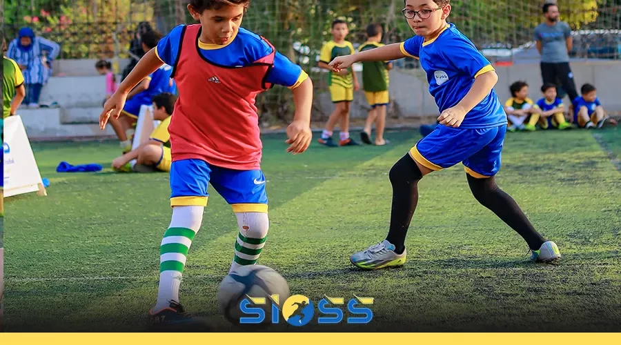 السن المناسب للعب كرة القدم