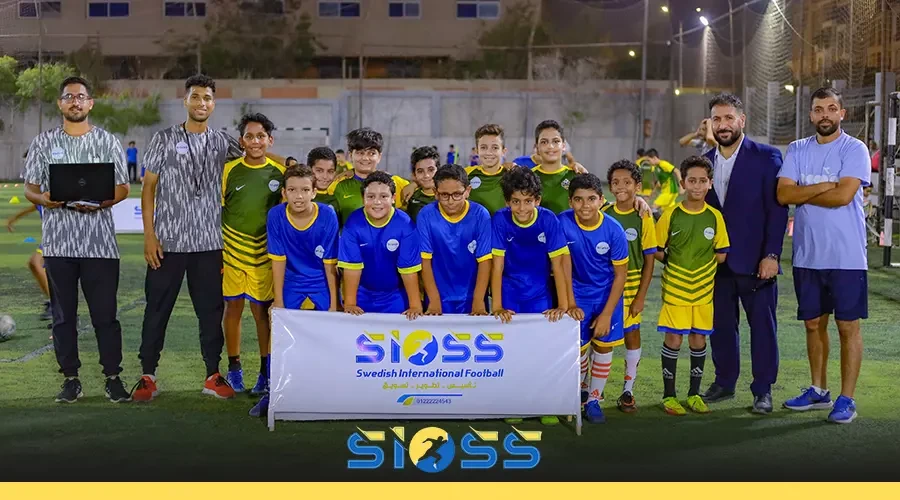 أكاديمية كرة قدم للكبار