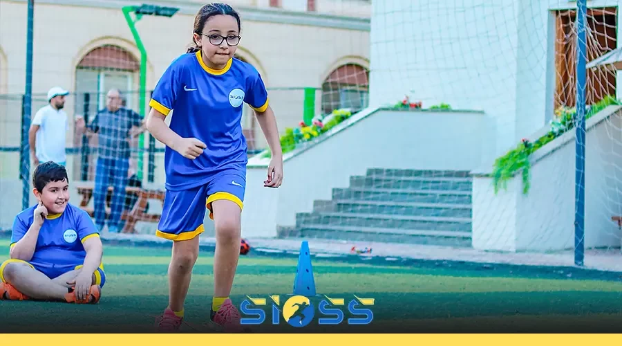 أكاديمية كرة قدم للبنات